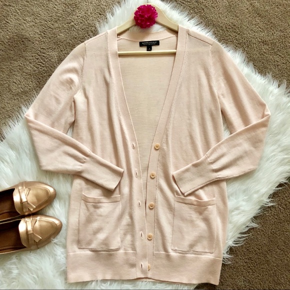 Banana Republic Sweaters - Banana Republic Cardigan merino extra fine wool